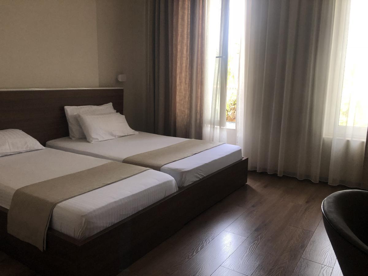 Soleo Hotel Tirana Bagian luar foto