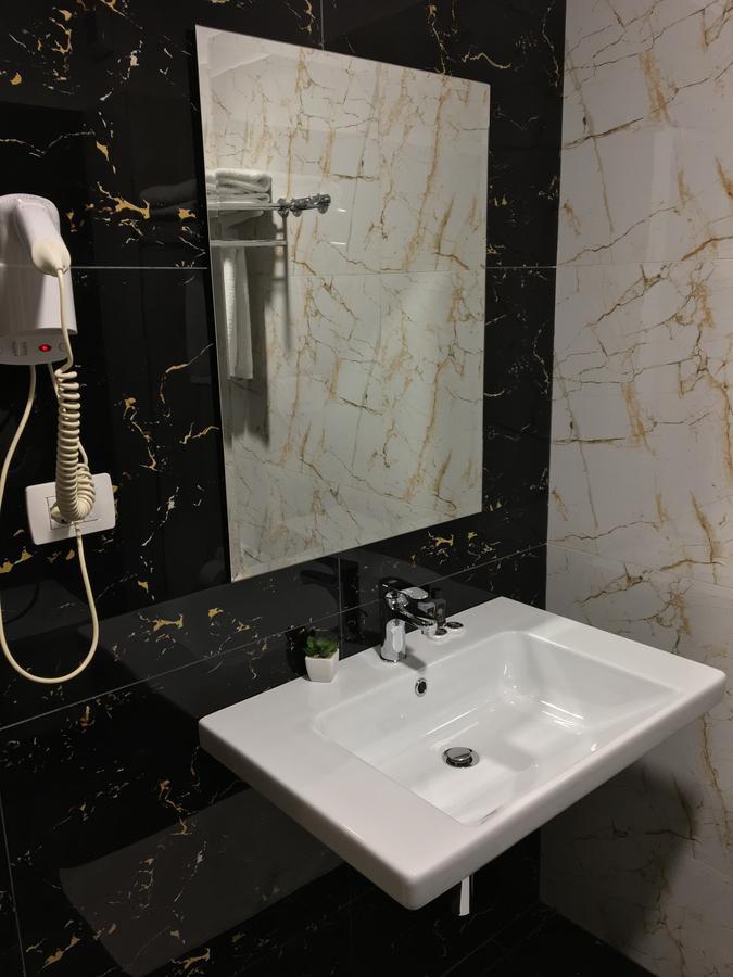 Soleo Hotel Tirana Bagian luar foto